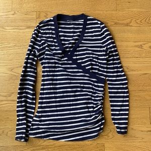 Gap MATERNITY nursing stripped shirt/ Maternity or nursing
